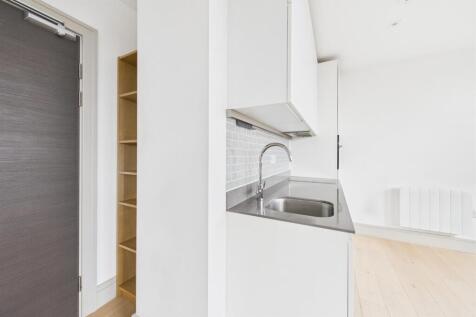 Flint Court, Finchley | London N12 photo 3