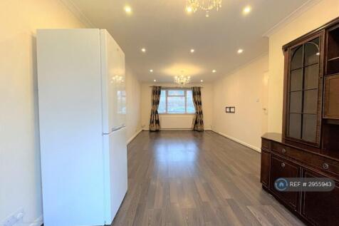 Ickenham Road, Ruislip, HA4 photo 3