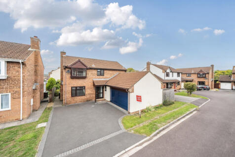 Street, BA16 - property photo