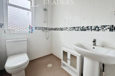 Warwick Road, CO15 photo 5