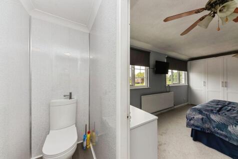 En suite view 2
