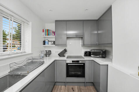 Fellowes Way, Stevenage, Hertfordshire photo 3