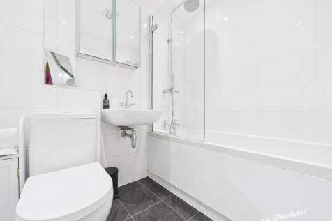 CAM02773G0-PR0353-STILL007