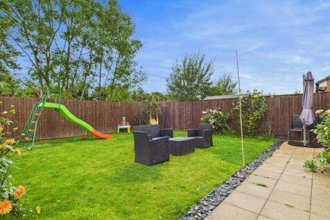 CAM03729G0-PR0132-STILL043