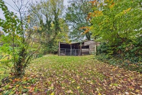 Outbuilding &amp; Additional Parking