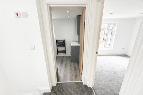 Second Floor Bathroom (2).jpg