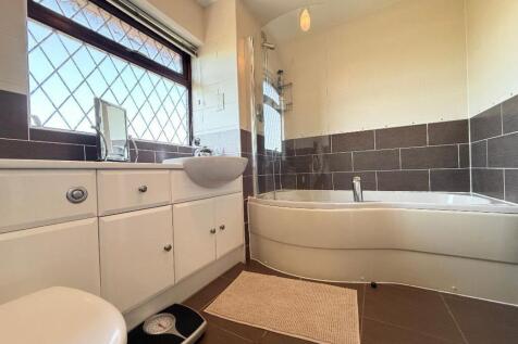 Rowington Close, Luton, LU2 photo 4