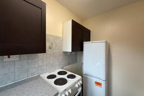 Torrisdale Close, Deane, Bolton, BL3 photo 4