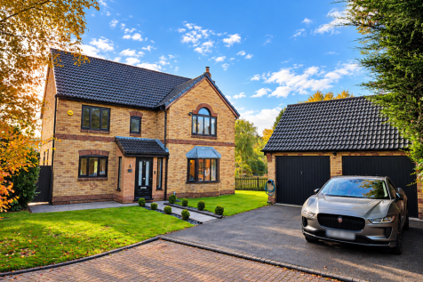 2 Tilside Grove, Lostock, BL6 4BX