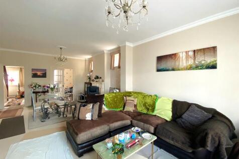 12 Little Common Rd - Sitting1.jpg