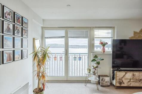 Apartment Living Rm
