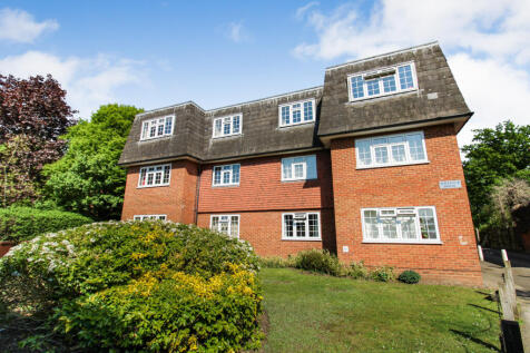 Farnborough, GU14 - property photo