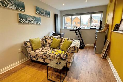 office/playroom/4th bedroom