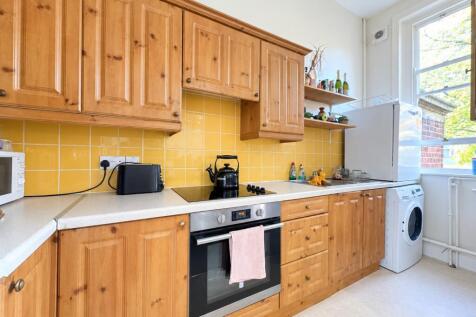 Clarendon Road, Leeds, West Yorkshire, UK, LS2 photo 3