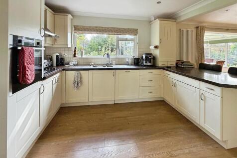 3f3d8d05-kitchen.jpeg