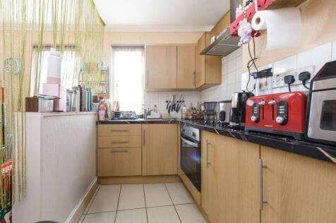 London, NW7 - property photo