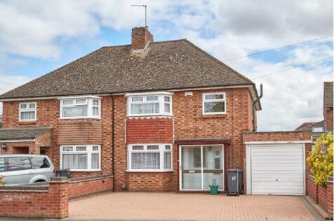 4-bed semi-detached on 3 Southway, Leamington Spa, £2,100/mo