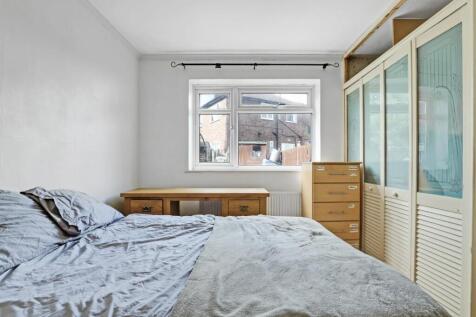 08-b9b6JHPropWpen - 16 Hayleigh Gardens - 22.jpg