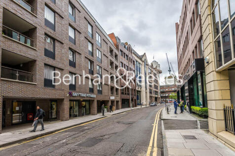 Alie Street E1