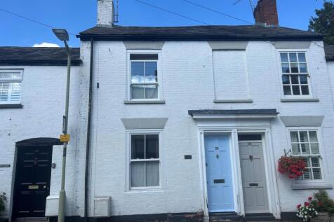 2-bed terraced on Church Street, Lutterworth, £975/mo