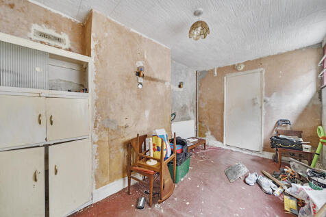 1301453-17-683814...