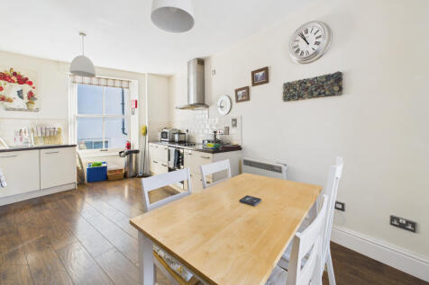 CAM05627G0-PR0020-STILL002