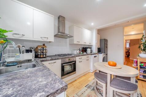 Grand Drive, London, SW20 photo 4