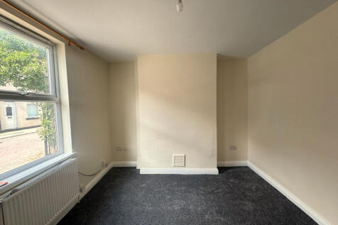 Milgate Street, Royston, Barnsley, S71 photo 3