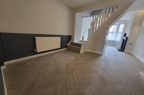 72 Beaver Road photo 5