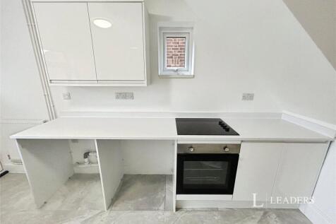 Kesteven Road, Stamford, Lincolnshire, PE9 photo 3