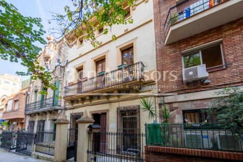 Codiciada-casa-a-reformar-con-terrazas-en-el-ex...