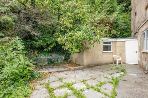 10 Clarence Terrace-7.jpg