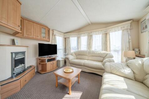 Open plan living, dining &amp; kitchen area