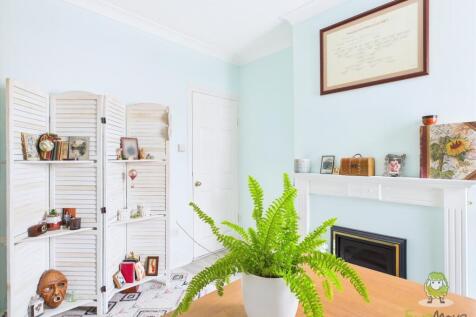 CAM01543G0-PR0134-STILL022