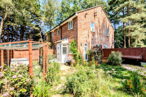 Bordon, GU35 - property photo
