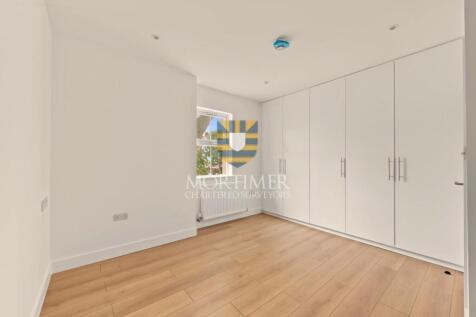 Maple Road, Surrey, KT6 photo 4