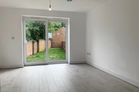 Bates Close, Larkfield, Aylesford photo 4