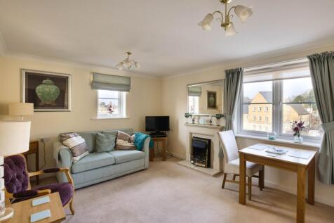 Living/Dining Area