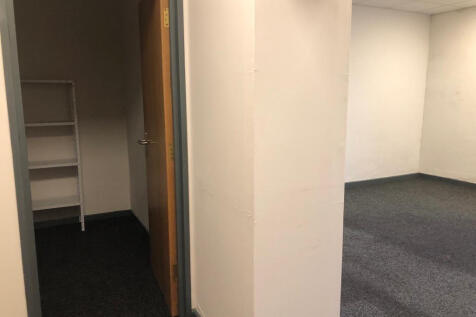 Office to rent Image 3