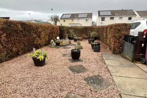 Rear Garden b.JPG