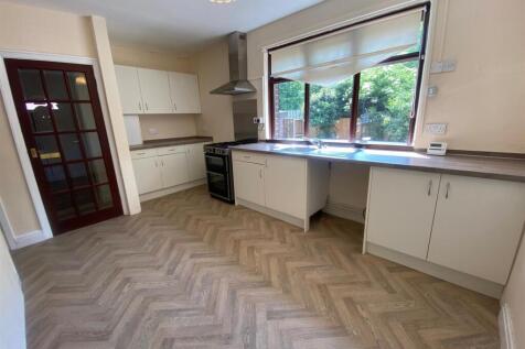 KITCHEN 1.jpg