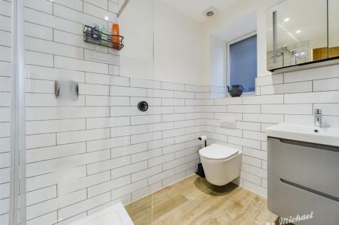 CAM02773G0-PR0024-STILL015