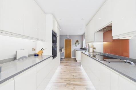 Kitchen Alternate View 2