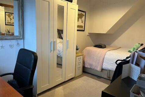 4 Bedroom End of Terrace - HMO