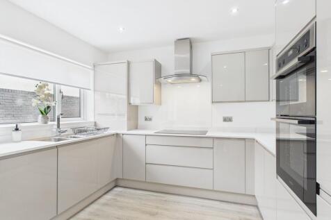 CAM05526G0-PR0028...