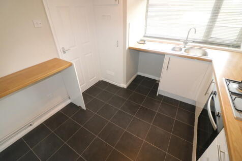 Fulford Crescent, Willerby, East Yorkshire photo 4