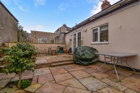 29 Croft Avenue Rear Garden.jpg
