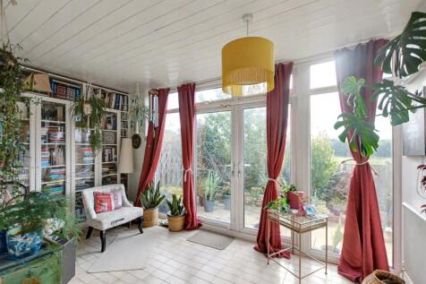 Sitting Area_1.jpeg