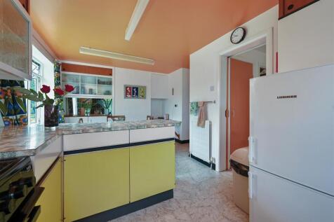 Kitchen 1.jpg