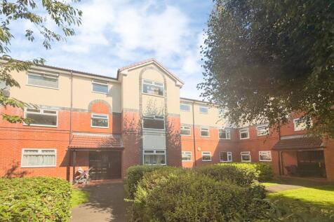 3-bed flat on Constance Gardens, Salford, M5, £1,050/mo
